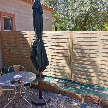 Studio De Charme En Provence, Piscine Et Jacuzzi Partages Le Luc Exterior photo