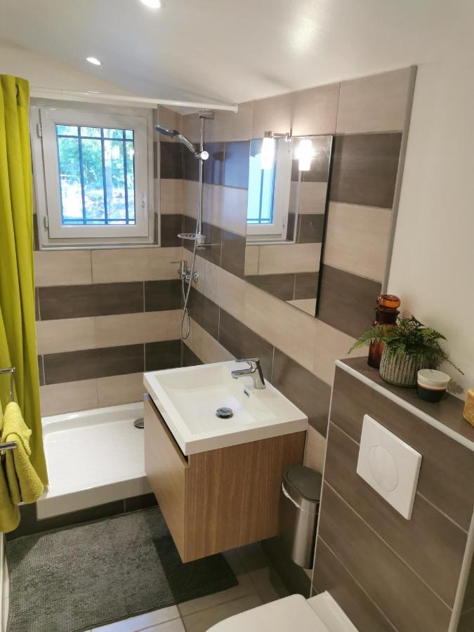 Studio De Charme En Provence, Piscine Et Jacuzzi Partages Le Luc Exterior photo