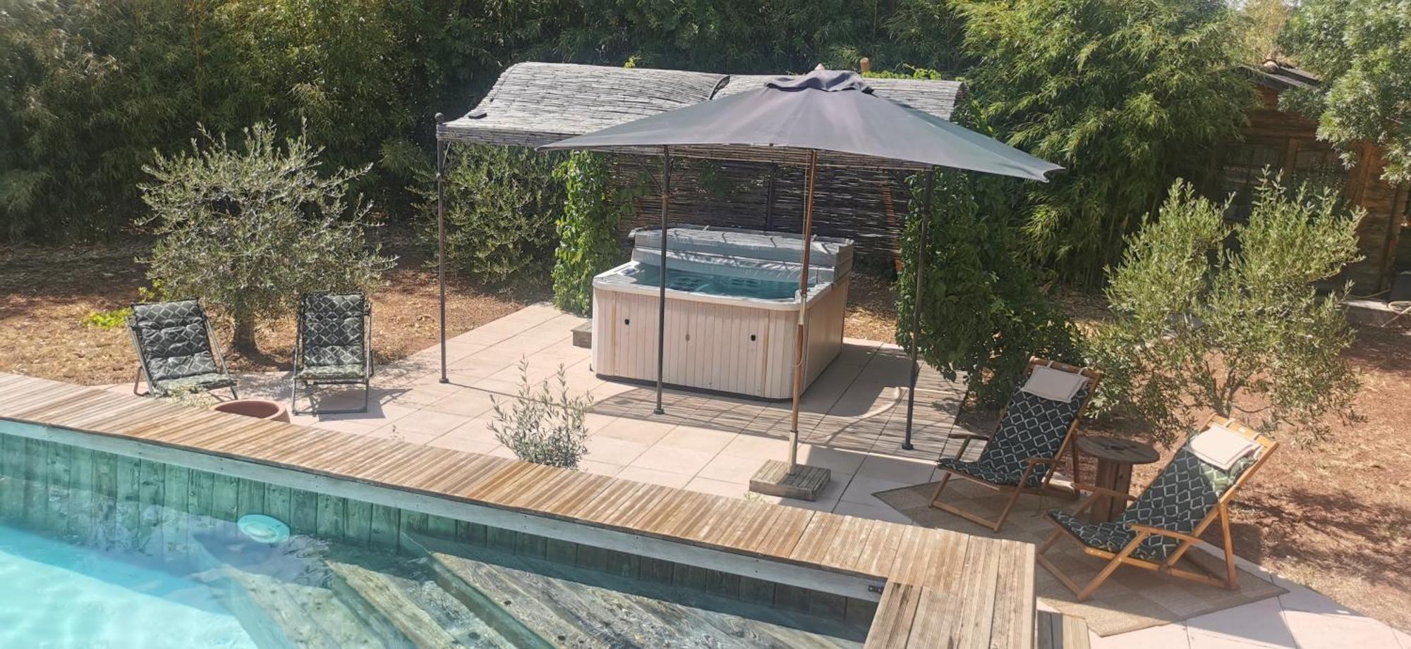 Studio De Charme En Provence, Piscine Et Jacuzzi Partages Le Luc Exterior photo